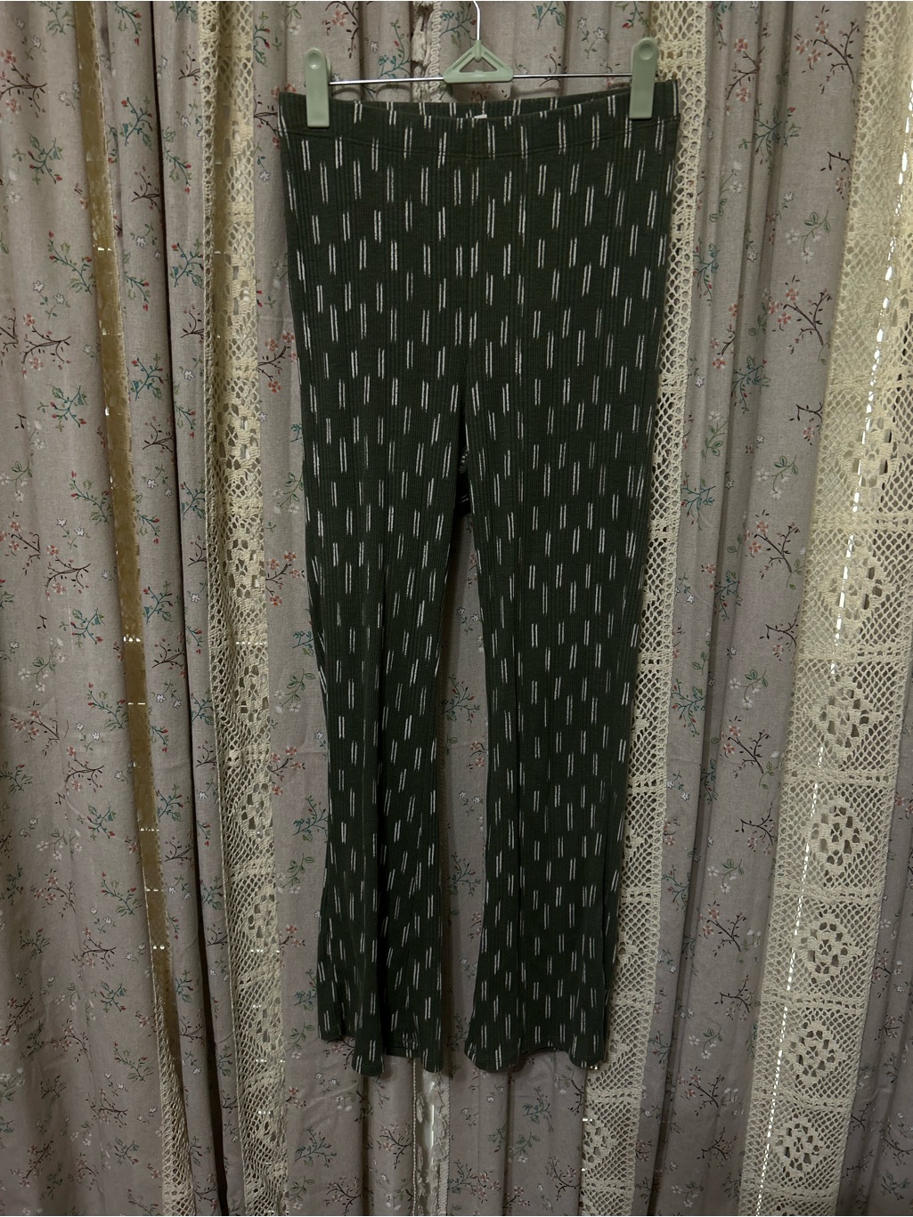 Aerie Olive Green Ribbed Flare Leggings Size Small
